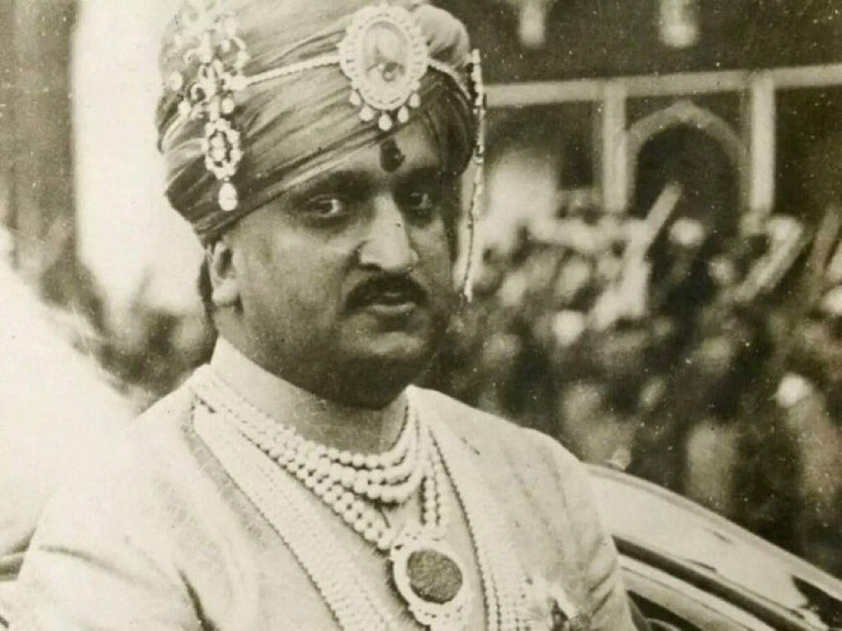 GOPALRADADIYA78's tweet photo. राजा हरिसिंह के राज्य में पूरा कश्मीर जम्मू लद्दाख अक्साई चिन, गिलगिट बाल्टिस्तान सभी कुछ शामिल था। राजा हरिसिंह ने भारत में पूरे अपने राज्य का विलय कियाथा। राजा हरिसिंह का पूरा राज्य भारत का है। महाराजा हरिसिंह की जयंती पर सादर स्मरण एवं नमन
#StandWithGilgitBaltista https://t.co/6pPz37E6QQ