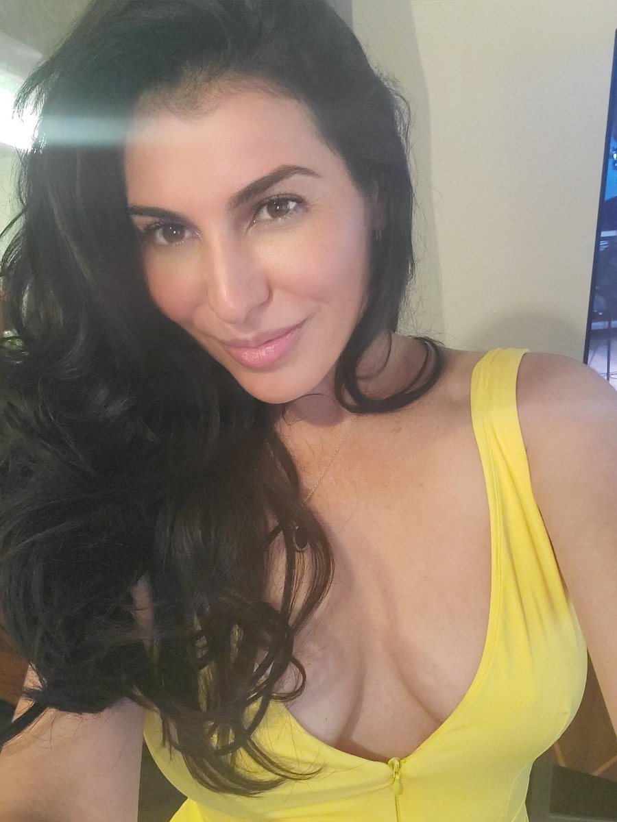 Valentinriccisf's tweet photo. Good Morning Dallas 🍵... Thank You for the wonderful time. I have met great Gentlemen that made my Tour AMAZING 😘 RTS are appreciate and reciprocated @pontling #thankful #flymetoyou #Vegas #SanFrancisco #touring #modeling #picoftheday ❤ https://t.co/s7ApeJj1aU