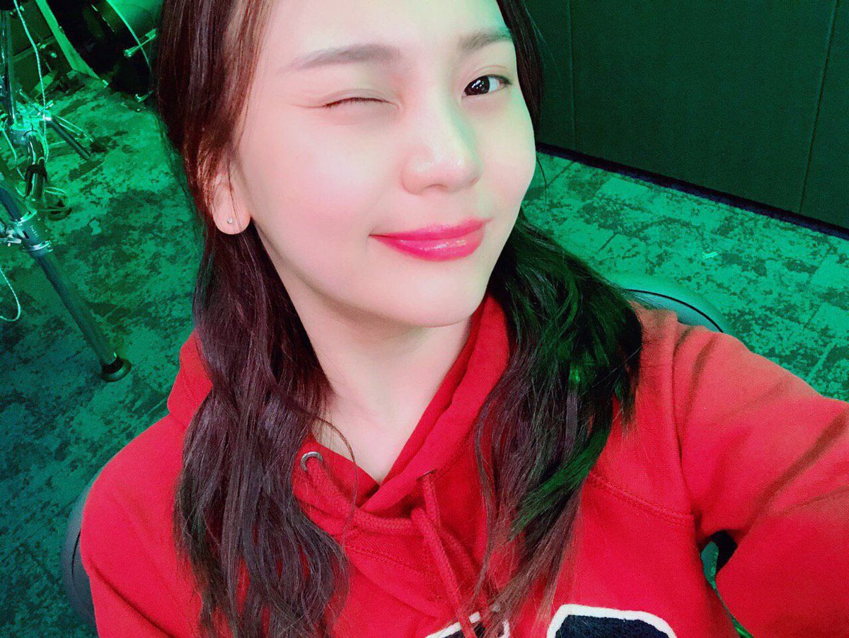 GFRDofficial's tweet photo. [📺 #여친Air]

하나~ 둘~ 아니 벌써😱
2020년이 끝나간다구요⁉️

#여자친구 #GFRIEND 
#엄지 #UMJI 만의 특별한 능력😍

타임⏰뿌뿌가 되어 시간을 돌려볼게요💜💙

#네이버나우 #어벤걸스 에서
특별한 타임머신 함께 타보아요🙌 https://t.co/vwun0fqdEF