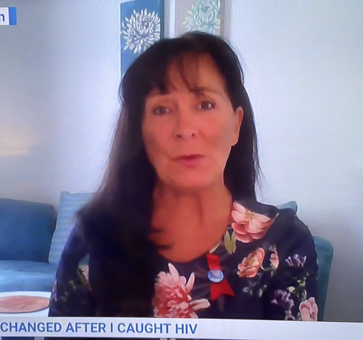 THTorguk's tweet photo. “How did you feel when you were diagnosed with HIV?" asked @StephLunch

“I didn't have any symptoms so it was a bit of a shock. Even if you don't think you're at risk, get tested."
 Great advice from Sue. Regular testing puts you in control of your sexual health. #PackedLunchC4 https://t.co/A7ODWyr2hv