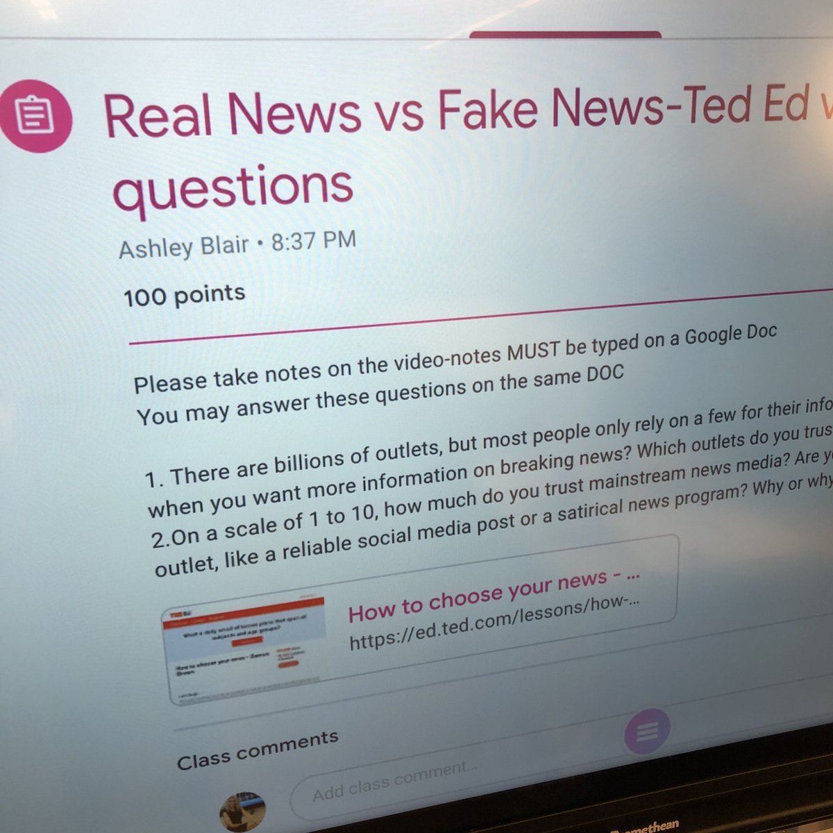 Ms_BlairBlondie's tweet image. Where do you get your news?! #affinitymapping #virtualstickynotes #fakenews #journalism #nonfiction #teded @JoseJimenezWNY