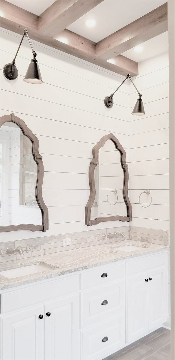 AshleysBC's tweet photo. Amazing #beforeandafter #bathroomremodeling #farmhouse pics for your rainy Wednesday morning. #shiplap #fixerupper #homeremodeling #shreveport #bossiercity #louisiana https://t.co/RlyM5YZVkK