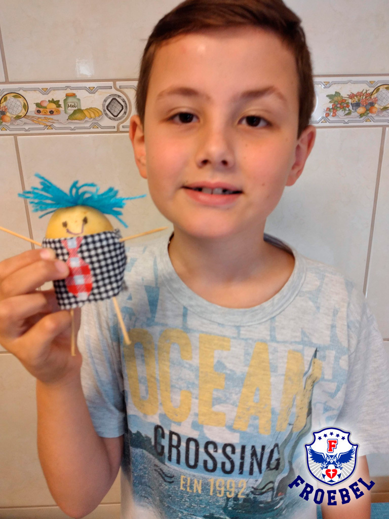 cfroebelsc's tweet image. Potato Person 🥔😄

Os alunos do 2º ano A e B têm um novo friend, feito com muita criatividade durante as aulas de Inglês da teacher Gabi. Assista ao vídeo para descobrir. 😍
.
.
.
#bilingue #programabilingue