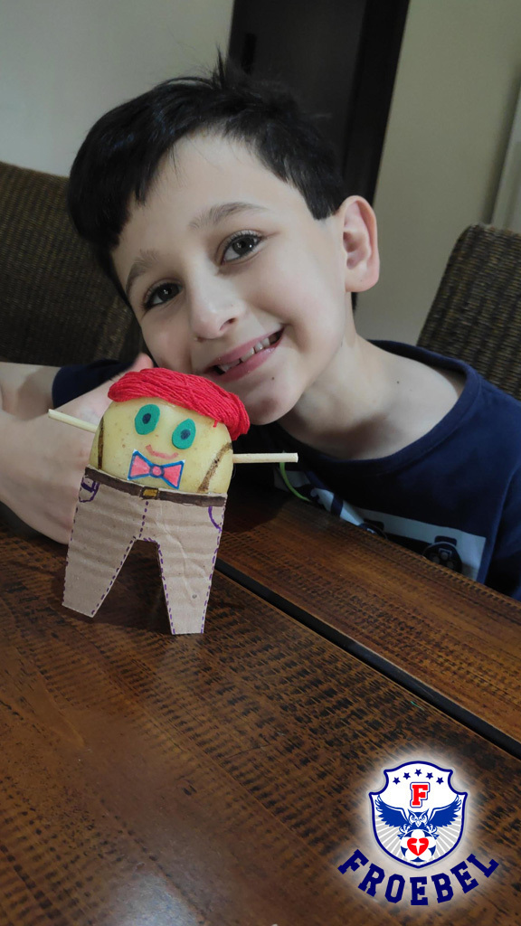 cfroebelsc's tweet image. Potato Person 🥔😄

Os alunos do 2º ano A e B têm um novo friend, feito com muita criatividade durante as aulas de Inglês da teacher Gabi. Assista ao vídeo para descobrir. 😍
.
.
.
#bilingue #programabilingue