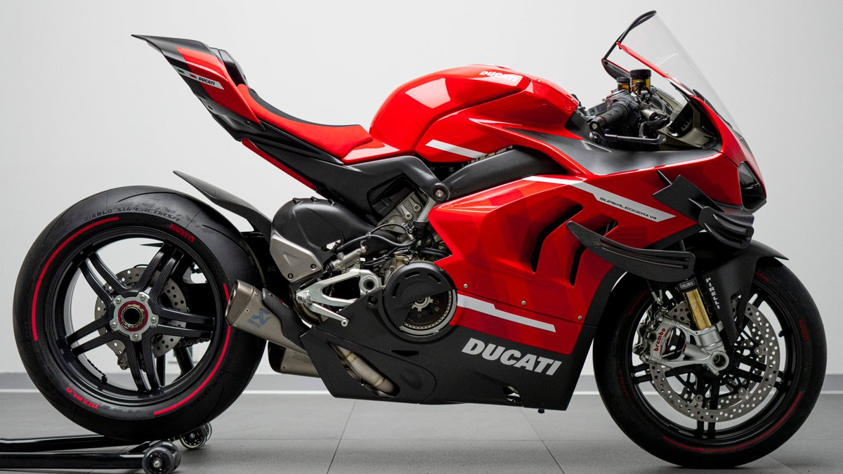 The best motorcycle deserves the best tyres. #SuperleggeraV4 is enhanced by our special relationship with <a href="/Pirelli/">Pirelli</a>. The Pirelli Diablo Supercorsa were designed to match the high expectations &amp; demands of SuperleggeraV4. 
#SuperleggeraV4 #Pirelli #DiabloSupercorsa #ThePerfectFit