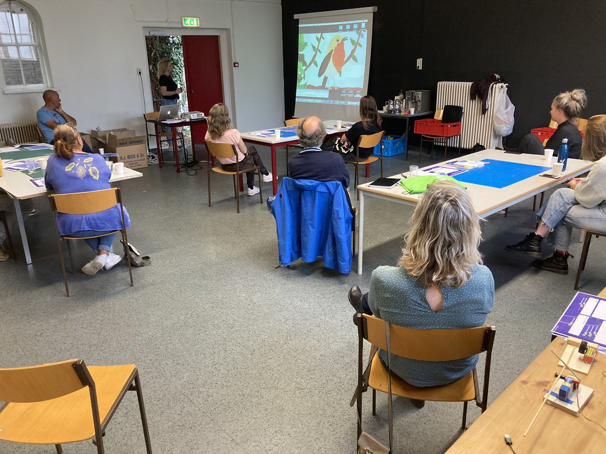 <a href="/MakerCosmos/">MakerCosmos</a> prachtige start van  de makermissie ‘geluidsmachientjes’. Vandaag gaan de leraren eerst zelf aan de slag en de komende weken met hun leerlingen. #HAN #deltascholengroep #Flores #deonderwijsspecialisten #Coehoorn