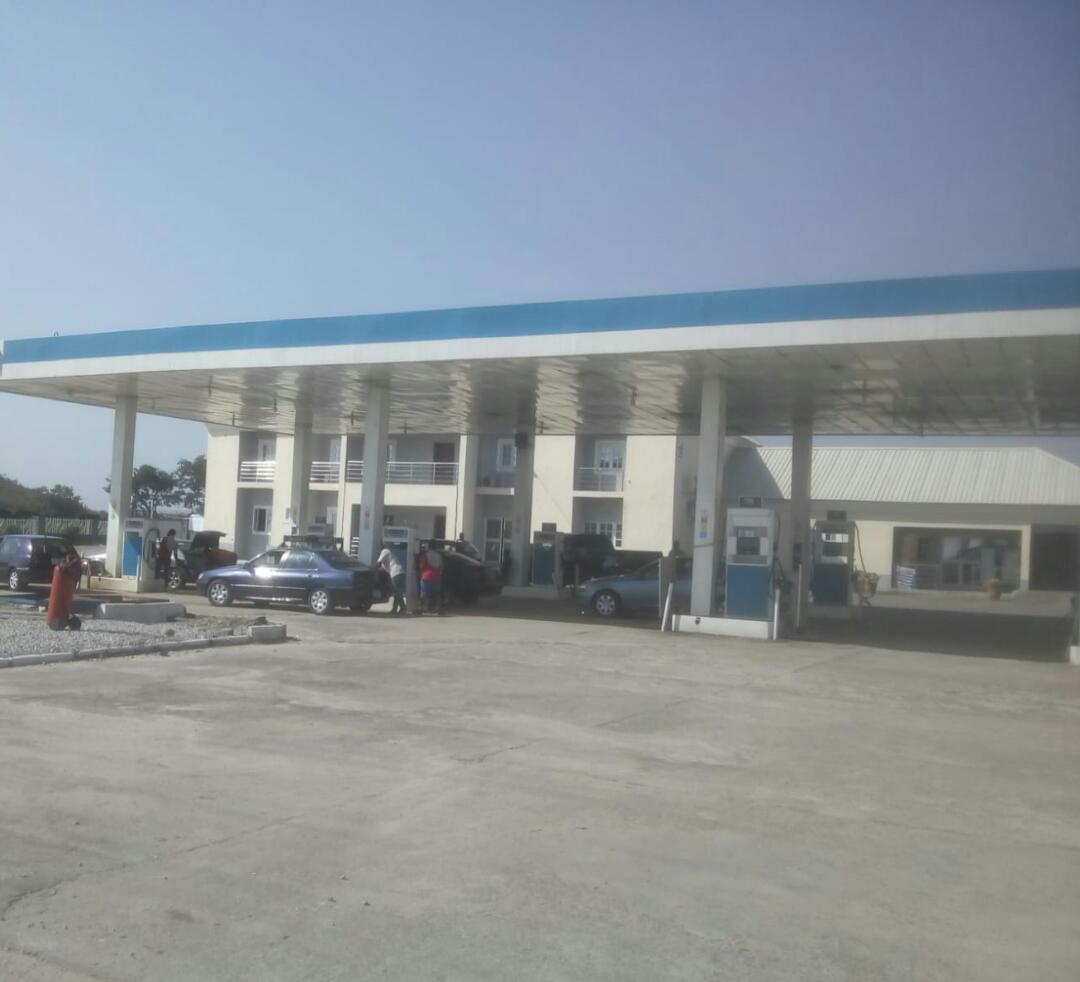 ModiaProperty's tweet image. FOR SALE!!!

Filling Station 
With Mini mart, Lub Bay and Car Wash.
Along Airport Road Lugbe
Asking Price - 650m