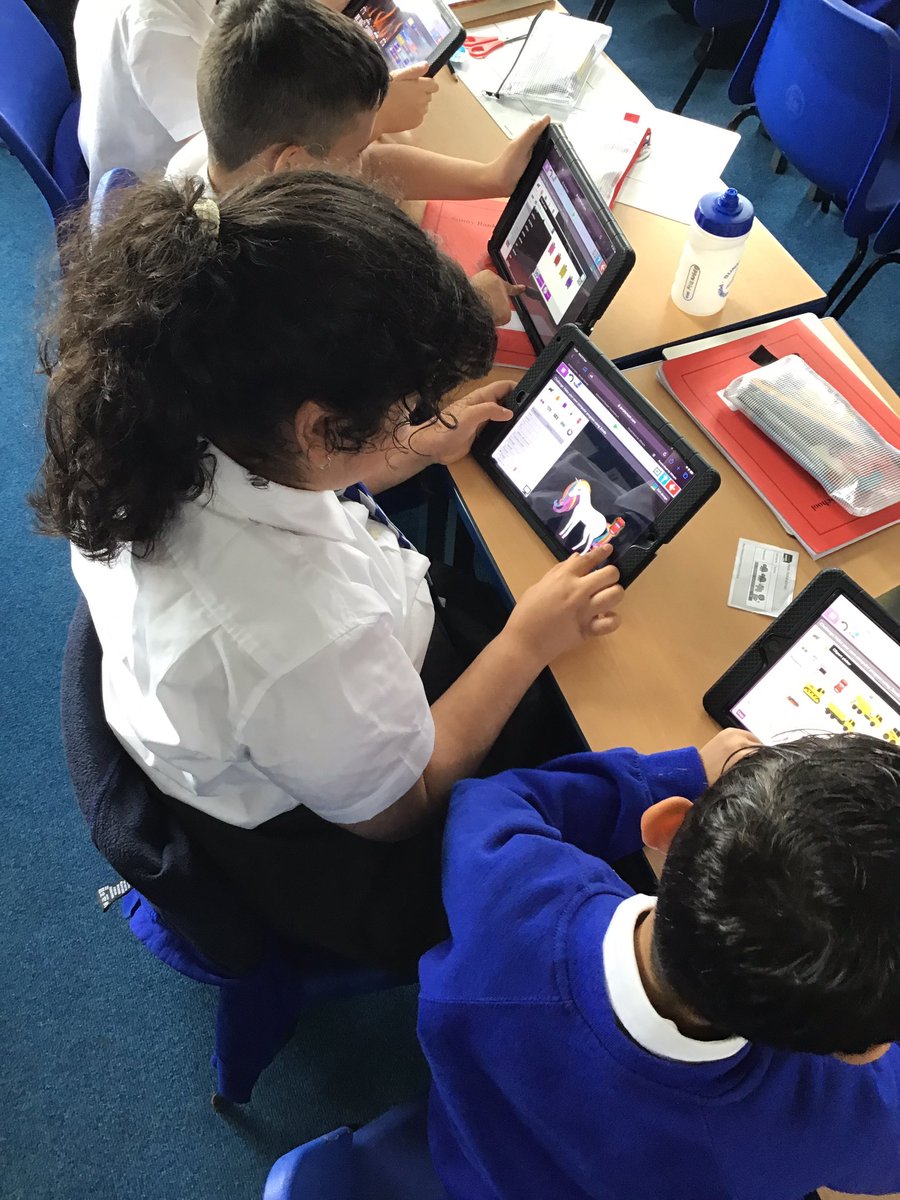 Year4sunnybank's tweet image. Year 4 using @purpleMash to add objects that perform two actions. #2code #coding