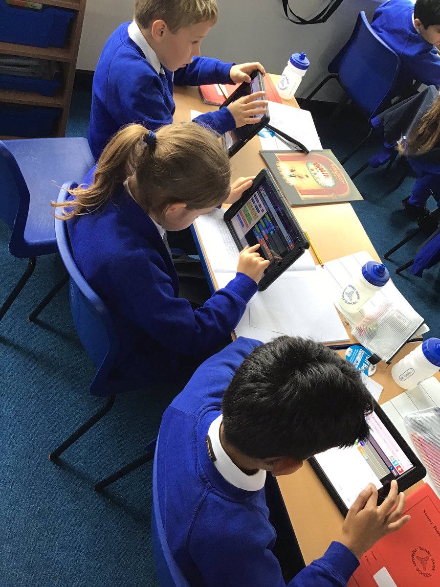 Year4sunnybank's tweet image. Year 4 using @purpleMash to add objects that perform two actions. #2code #coding