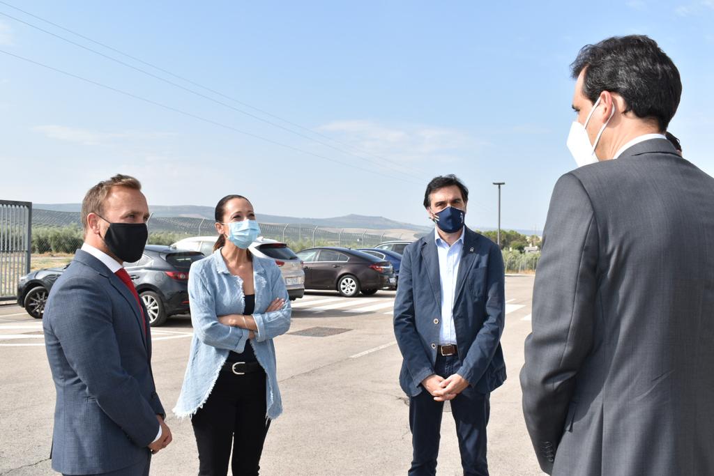 <a href="/rogeliovelascop/">Rogelio Velasco</a> destaca en #Villacarrillo la oportunidad que presentan los drones y el #5G para la transición de #Andalucía a la #economía digital y el #empleo.

Proyectos de @EconomiaAnd como ‘Impulso 5G Andalucía’ o <a href="/ProgramaMinerva/">Programa Minerva</a>,  con <a href="/vodafone_es/">Vodafone España</a>  van en esa línea.