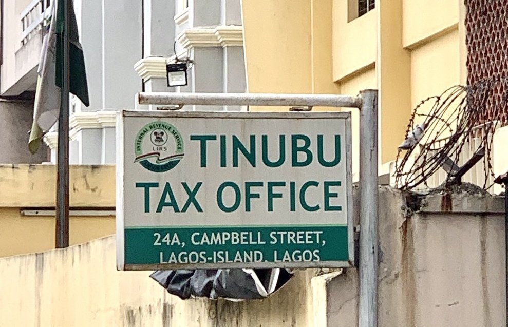 ayemojubar's tweet image. Tinubu as your president, every junction 👇😂