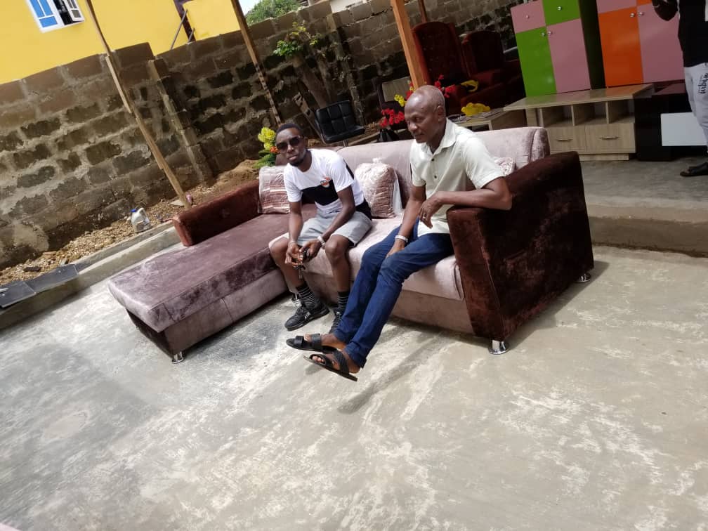 DeleDareDaniel1's tweet photo. The Lshape #NowSOLDout
The buyer was fast enough,, he beat 3 people to it. He sent his people down and they love it and they are on their way home now with chair๐it will contain 6 persons โ๏ธ
Another Lshape loading.... What color do you want? https://t.co/1KsoZYXuwN