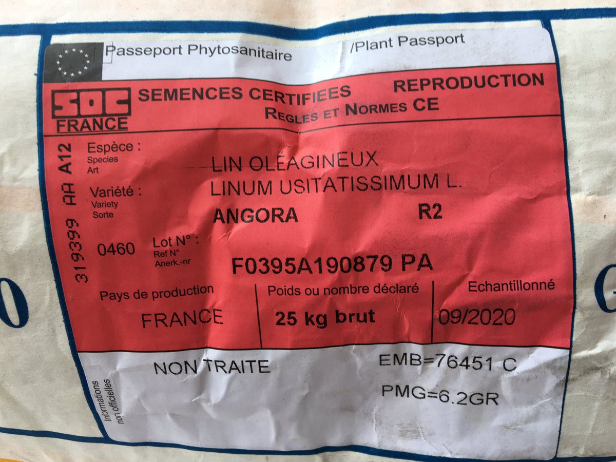 BONNIN1402's tweet photo. #semis2020 c’est parti pour le #lin.
#Lin2000 #Linéa #Bourgogne
On croise les doigts 🤞 pour ne pas trop voir de vulpin...
Comme en #colza, la gestation fera + de 9 mois!
#Ceuxquifontlessemences https://t.co/eRtVCWOOhJ