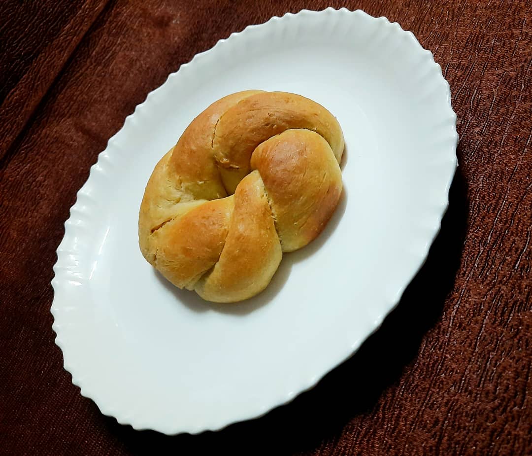 Frieddokitchen's tweet image. *Sweet milky bread* 

  Home made soft fluffy Sweet milky bread easy to make at home. 
 
🍞 Sweet milky bread
🍞 Perfect texture, soft &amp;amp; fluffy
🍞 Home made

If you want recipe then comment down. 

DM for order 📧📩

#sweetbread #bread #breadmakingclass #baking #softbread #fluffy