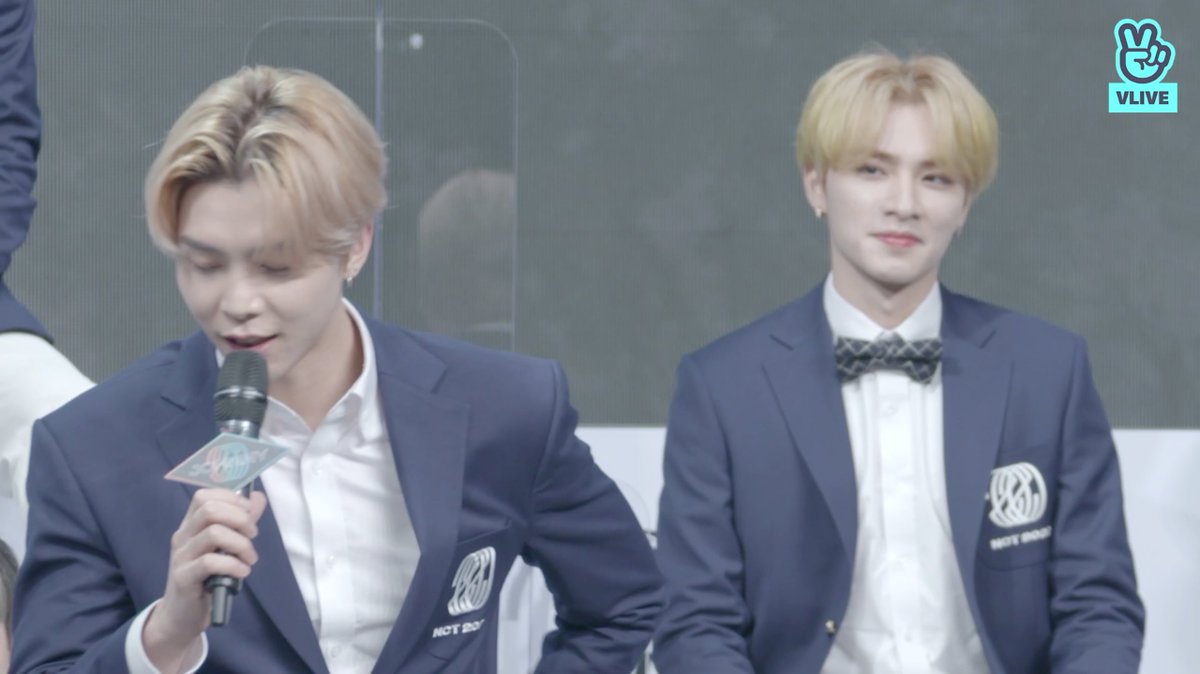 get yourself a guy who looks at you the way xiaojun's looking at johnny 