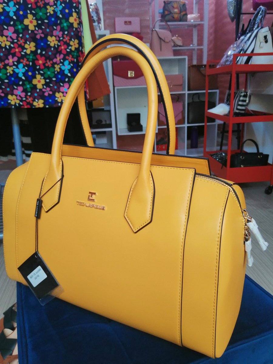 eurysyl's tweet photo. Le 3 octobre n'est plus très loin !
La boutique est située dans la galerie marchande de Gbegamey.
Rudy 97747414 https://t.co/9o7IMX1htQ