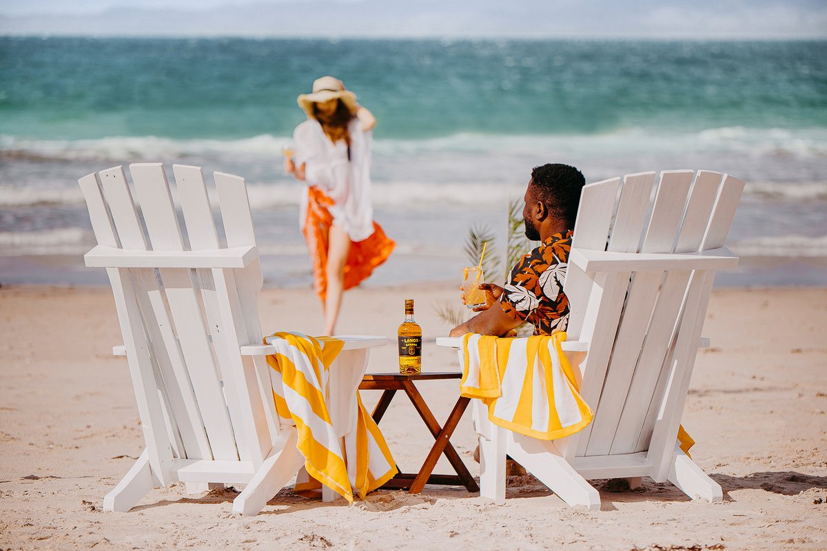 Langs Rum tweet media