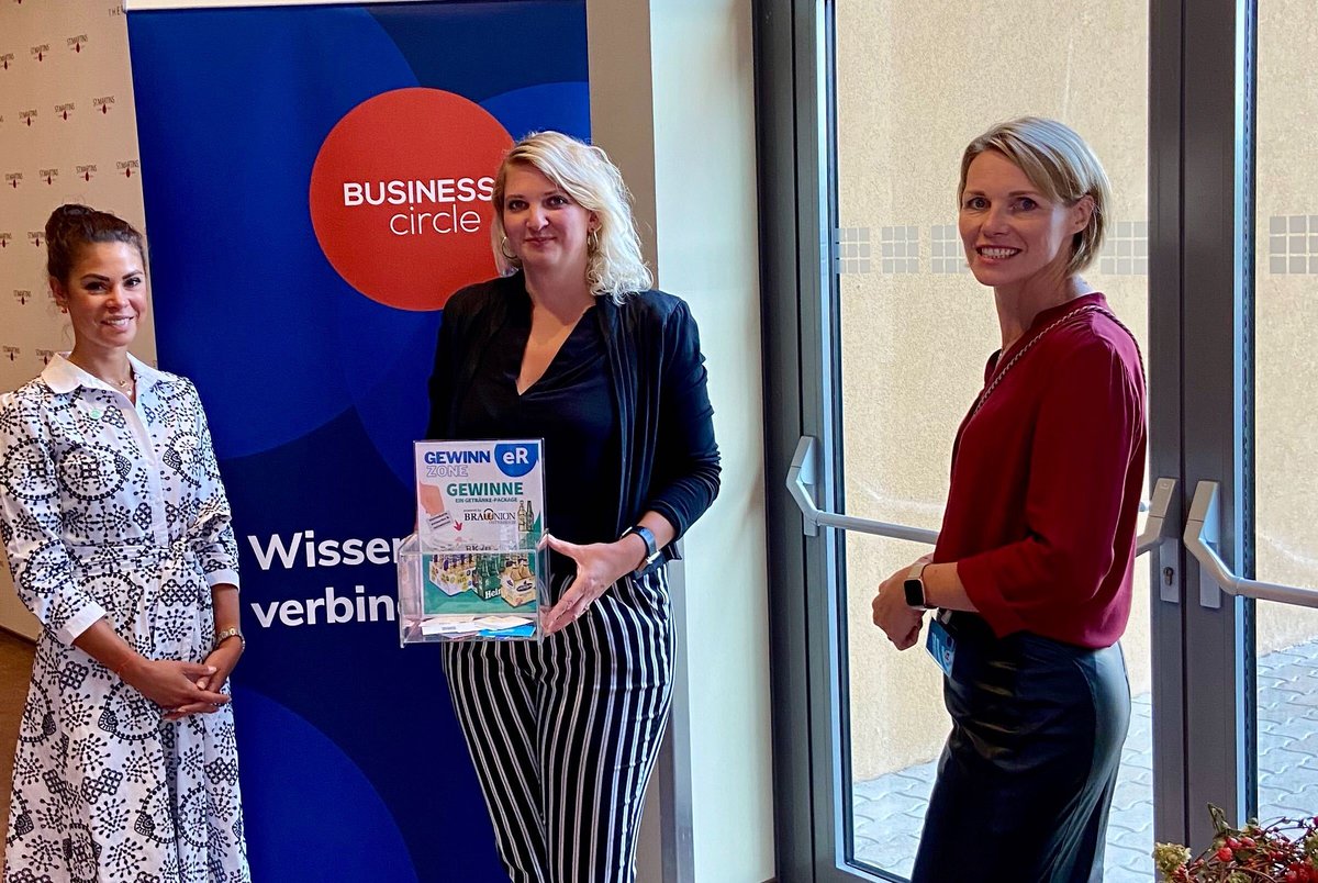 eRecruiter1's tweet photo. 🎯Digitalisiertes Recruiting im Fokus auf der Power of People 2020. 💛 Gemeinsam mit unserem Kunden Brau Union Österreich konnten wir mit unserem Fachvortrag viele Interessenten für das Thema begeistern.
#gigitalrecruiting #recruiting #HR https://t.co/lkeOsbnbX1