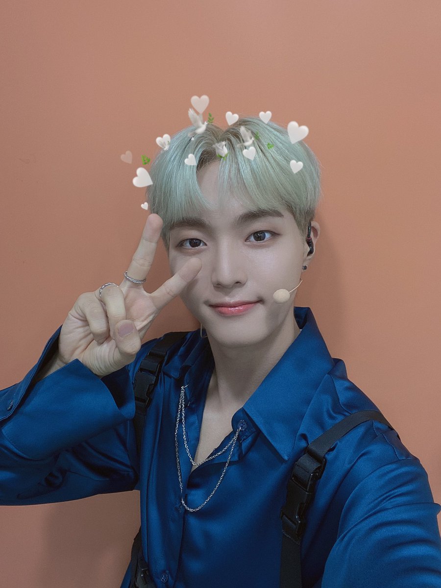 7OC_official's tweet image. [#앤디] 

로즈들 오늘도 고생 많앗고 꿀잠자용🌹🍯 

#세븐어클락 #앤디 #굿밤 #수고했어