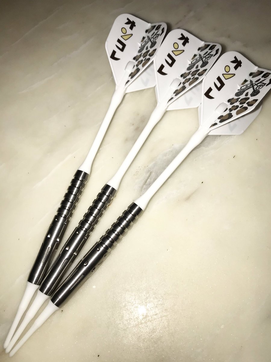 ASAKO_dc4's tweet photo. バレル新調したから全部新調した!!
ぴかぴかぴーん!
#dynasty
#Aflow
#anymoreremodel
#Lstyle
#Lippoint
#Lshaft
#Ls440
#Lflight
#オンコレ
#Dartscollection https://t.co/nR6gcBs8tx