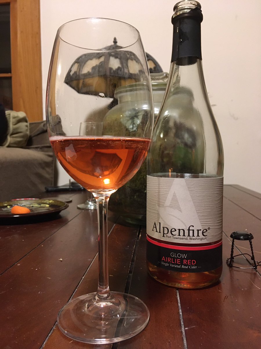 Alongcameacider's tweet photo. New #WashingtonCiderWeek post! https://t.co/YqVFKMwkmt I tried @AlpenfireCider #dragonsheadcider and @LibertyCider! https://t.co/bQKZIRB0e2