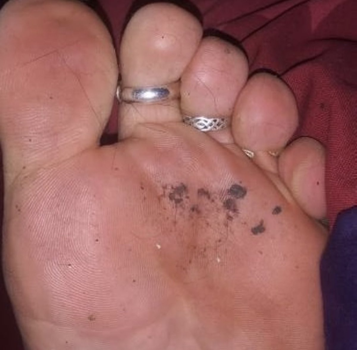 ILiveForFeet2's tweet photo. I would be honored to eat that toejam ๐ https://t.co/IQLtBS7M1m