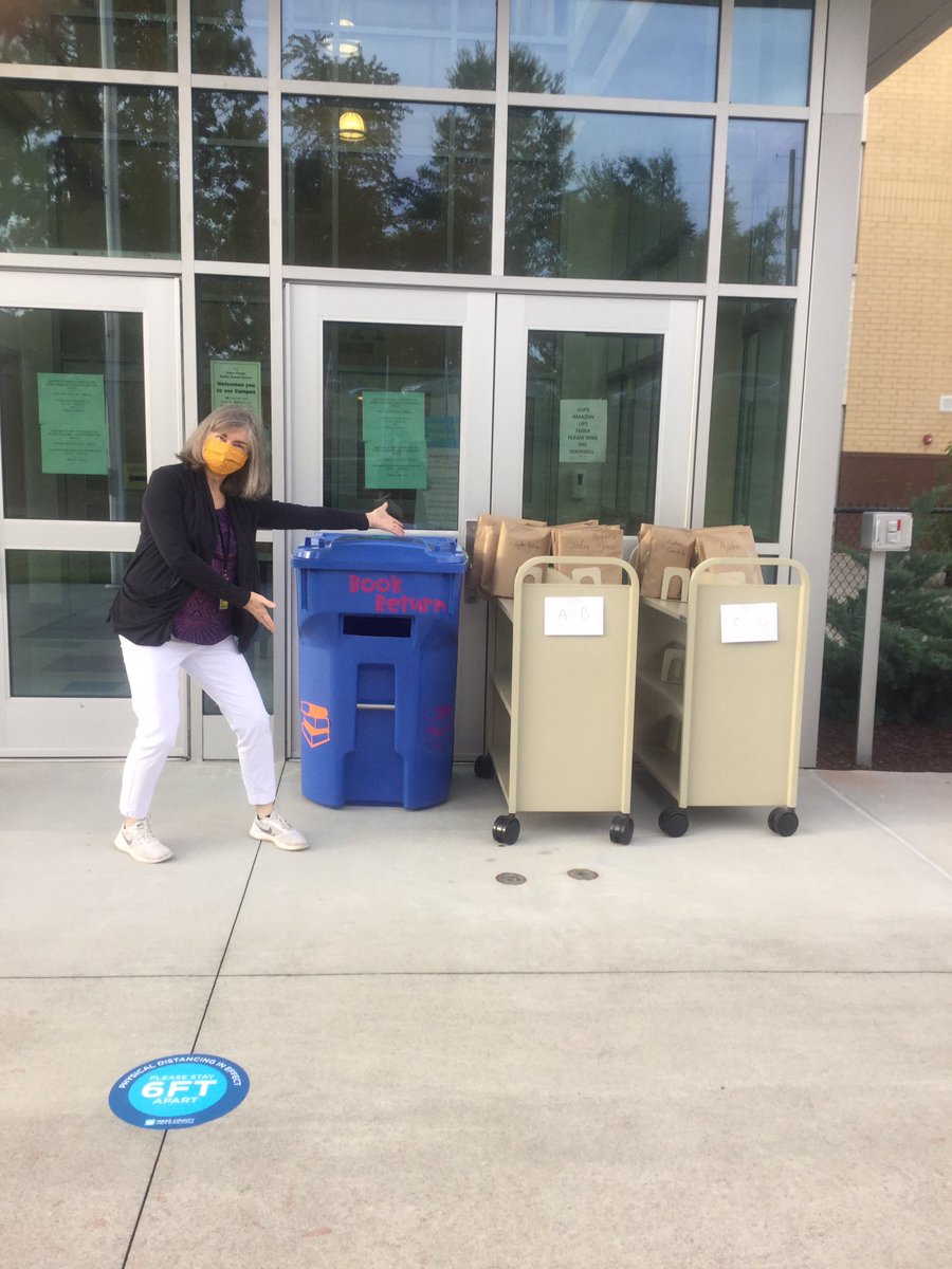 Books to Go has launched!  Put those books on hold (but wait for my email)! <a href="/GreenESLeaders/">GreenES Leaders</a> <a href="/GreenPTA/">Green PTA</a>