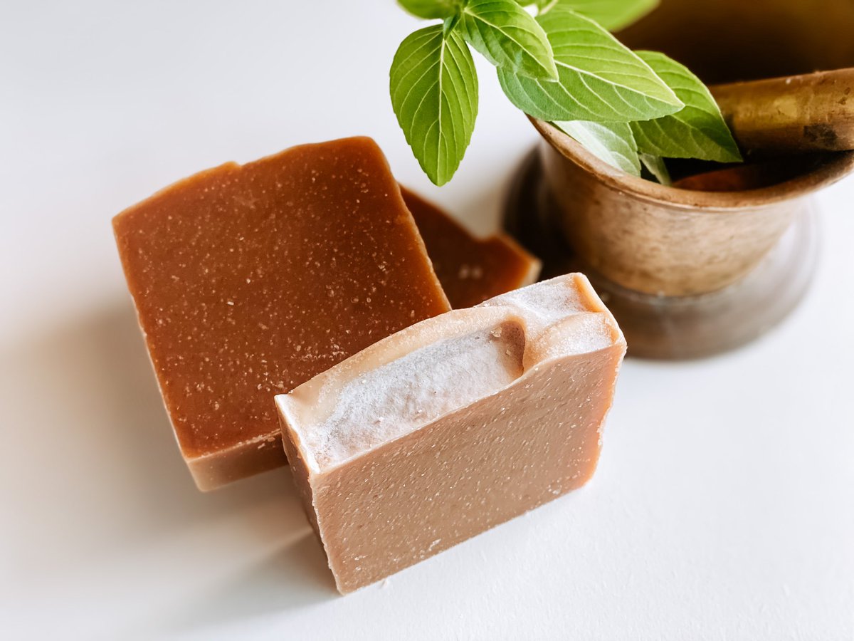 Ogaa Hithi (Neem soap)
The antibacterial properties of Hithi fai or Neem leaf along with Tea Tree essential oil helps several skin ailments including rashes and acne. 

Crafted in small batches with lots of love ♥️

Handcrafted in Maldives 🇲🇻 
#handcraftedinmaldives