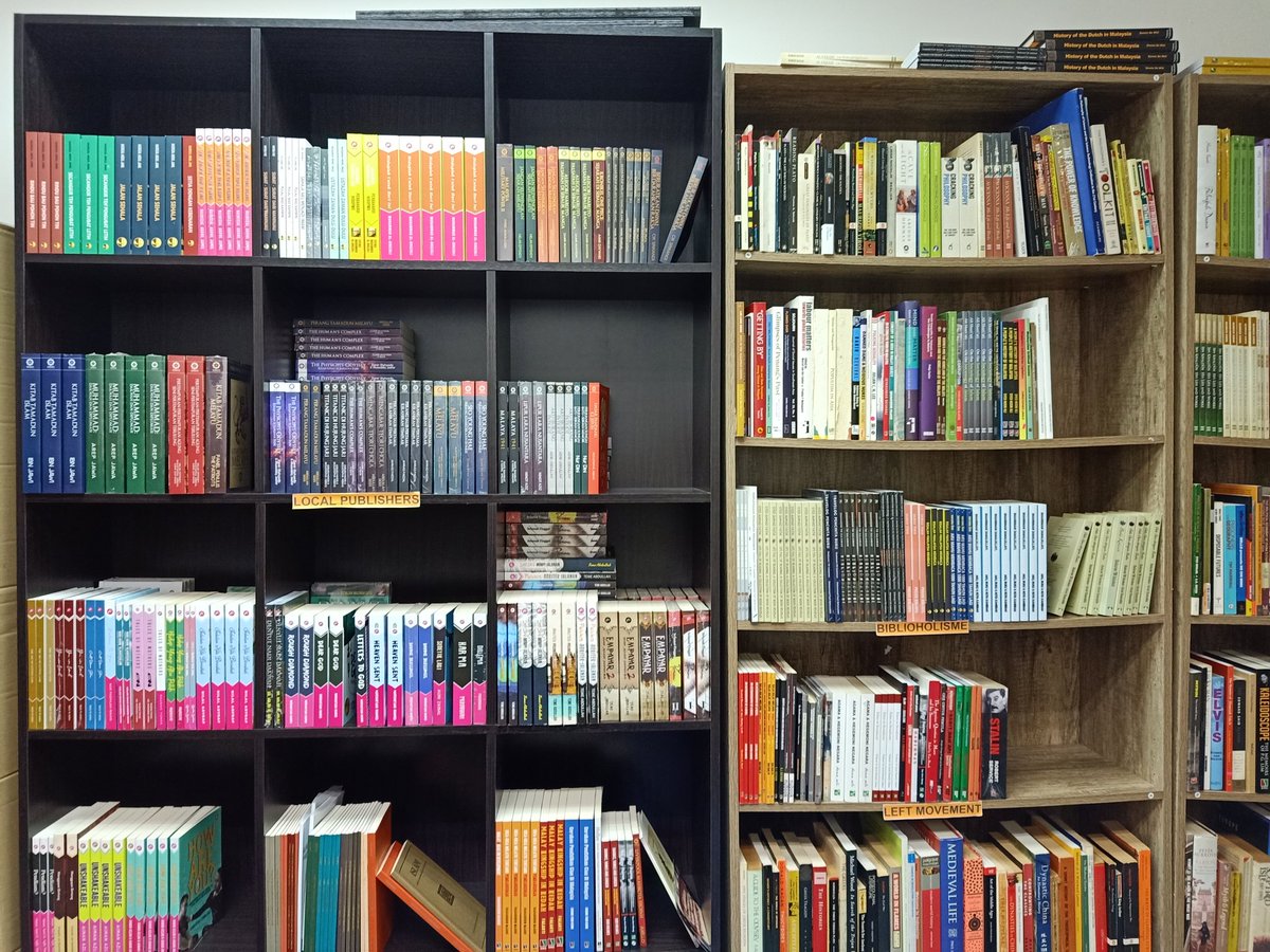 2) The Bibliophile Bookshop (2020)Menara Mutiara Majestic, Jlm Othman, Seksyen 3, PJ Economics, philosophy, religion, sociology, business and many more RM10++ to RM150++ LRT Asia Jaya + bas hijau  https://www.facebook.com/bibliobuku/  /  https://www.bibliobuku.com/ 