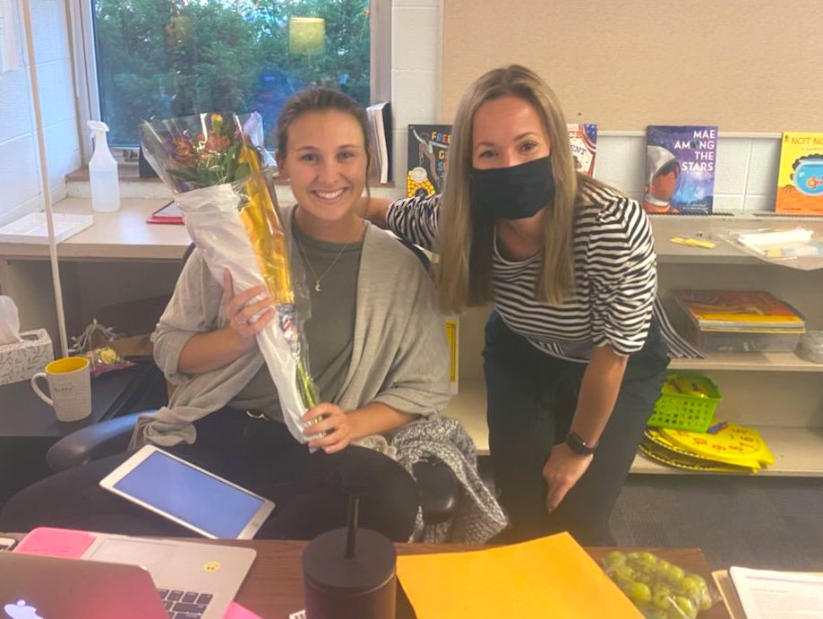 Rosehill512's tweet image. Congrats to our building Horizon Award nominee, Miss Reid! We are so grateful she is a part of our RH Family! ❤️🖤