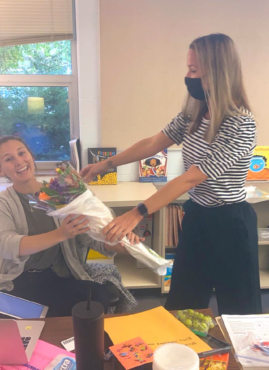 Rosehill512's tweet image. Congrats to our building Horizon Award nominee, Miss Reid! We are so grateful she is a part of our RH Family! ❤️🖤