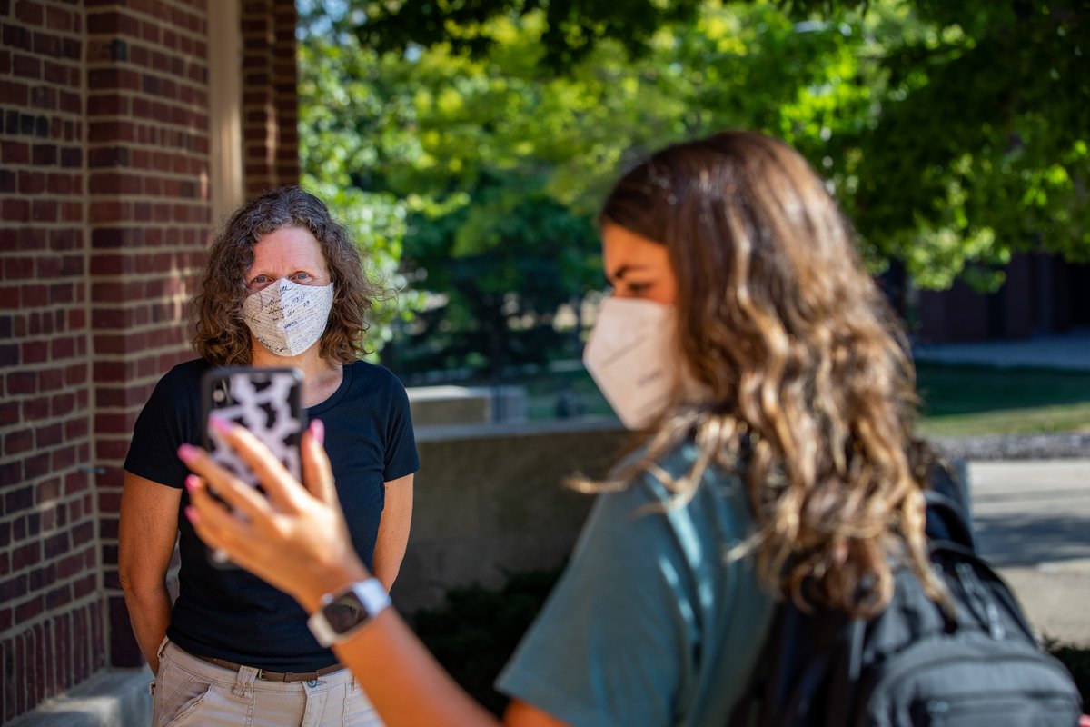 The Safer #ILLINOIS app has been critical to our return to campus. 
A team of undergraduate engineering students played a key role in its development, creating a method of contact tracing that didn't compromise a user's privacy. ➡️ bit.ly/3kulvqf