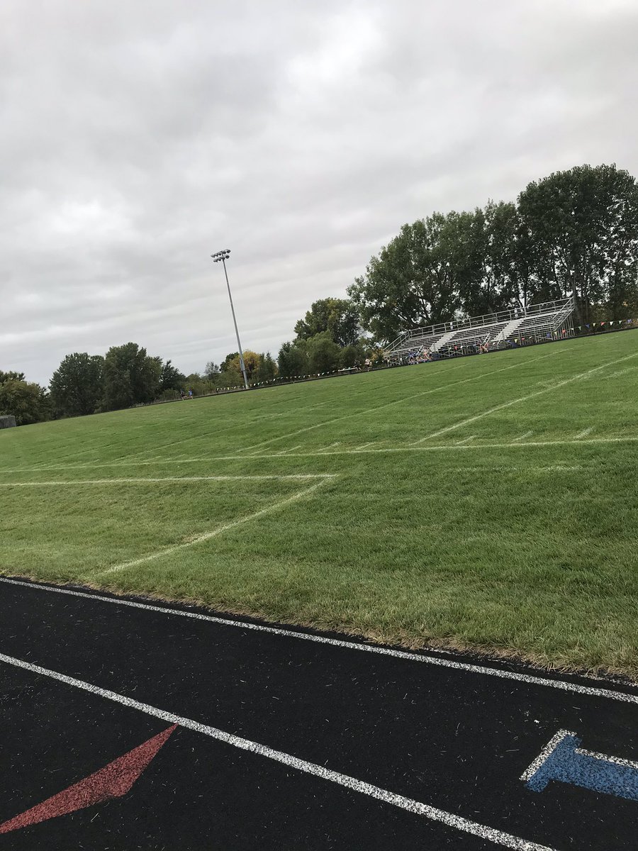 MrsManchePE's tweet photo. It’s a beautiful day to run the mile!! #fitnesstesting https://t.co/CcrR8Rjbjy
