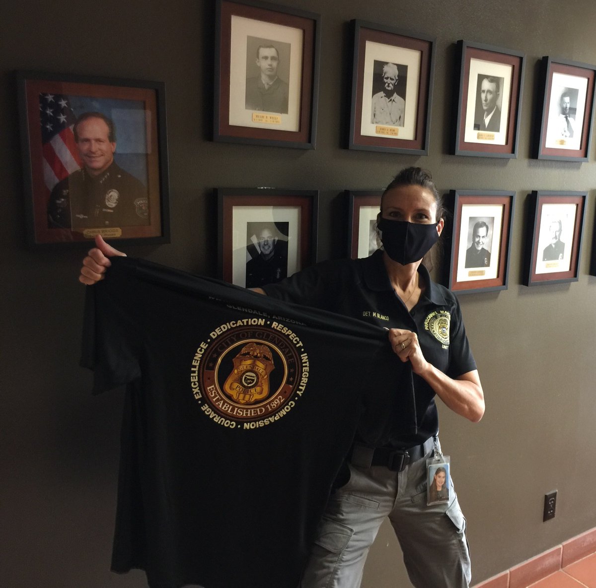 GPDRecruitment's tweet photo. π GIVEAWEDNESDAY π
Who wants to win a T Shirt? πββοΈπ
All you have to do to enter is give this post a like! It's that simple! One winner will be notified Thursday morning!
*Detective Blanco not included*
π GOOD LUCK π
#BeGPD #GiveAWednesday #GlendalePD https://t.co/GCeaWe9EFj