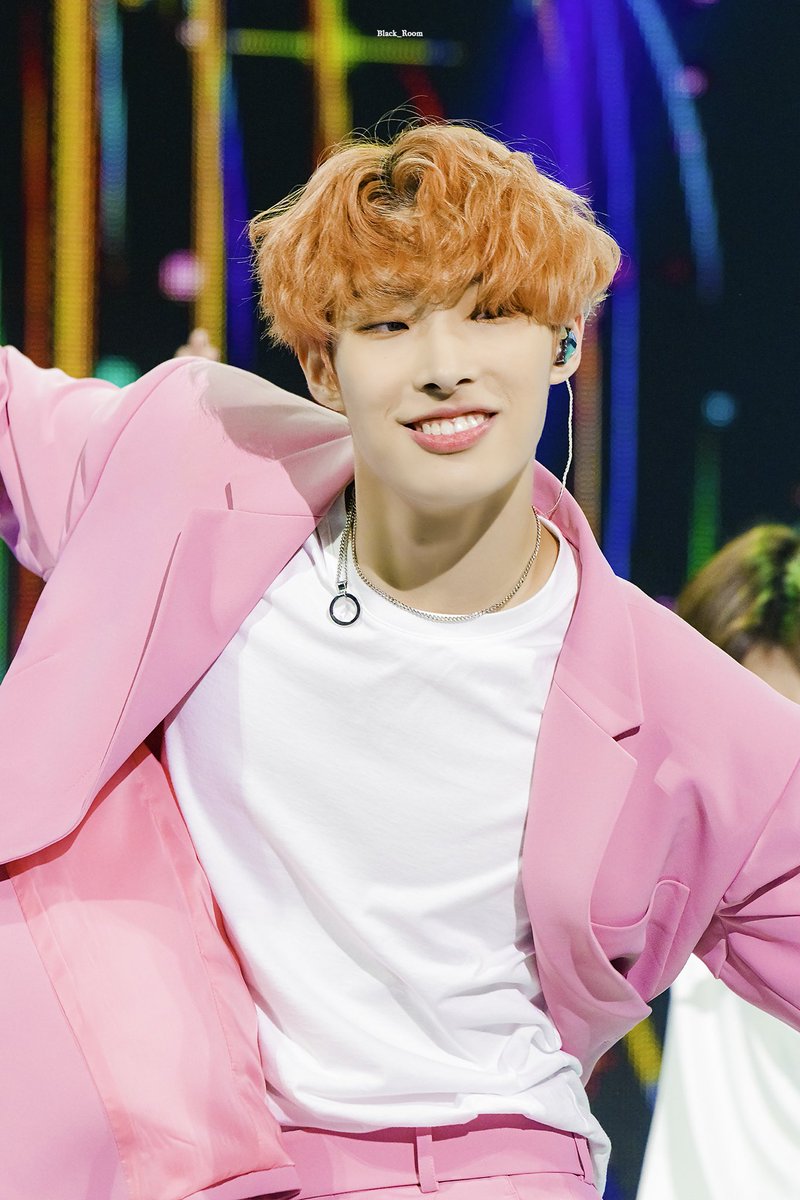 Mingi being happy in his pink suit   @ATEEZofficial  @ATEEZofficialjp  #ATEEZ    #에이티즈    #FEVER_Part_1    #Thanxx    #Inception  