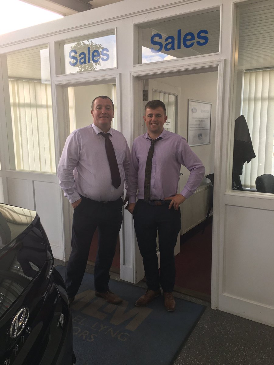 CiarnMuldowney's tweet photo. Sad day today as I say goodbye to this man after two great years of his advice, help, training and most of all great stories and savage craic. I’ll miss ya @swtullaroan. Thanks for everything and best of luck in your next chapter. https://t.co/VhCZwGS8TT