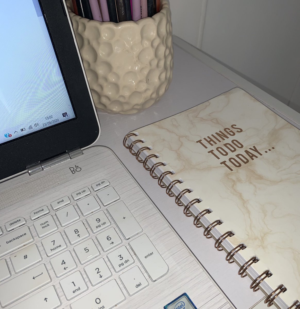 Miss Thomson tweet media