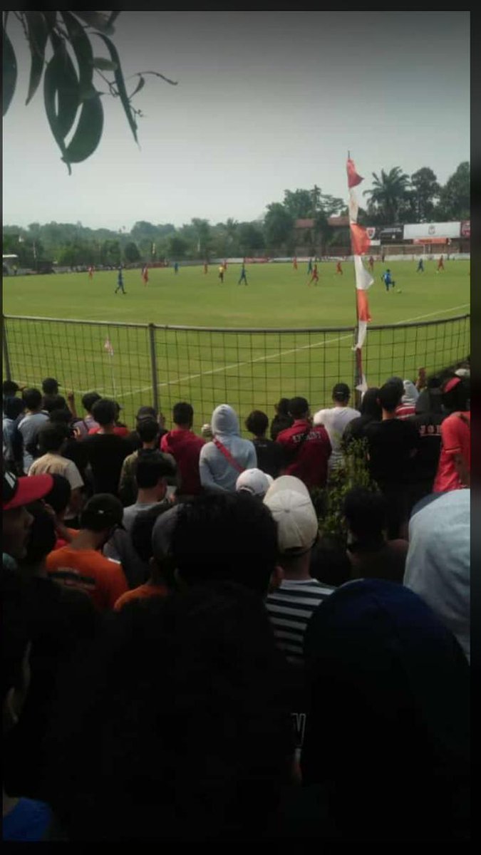 PENGANGGURAN ON TOUR (@pengangguranjak) on Twitter photo Tak ada satu kemenangan pun yang sebanding dengan nyawa .
<a href="/bepe20/">WHYGANKξ¨</a>
#TolakLigaDitengahPandemi Tak ada satu kemenangan pun yang sebanding dengan nyawa .
<a href="/bepe20/">WHYGANKξ¨</a>
#TolakLigaDitengahPandemi