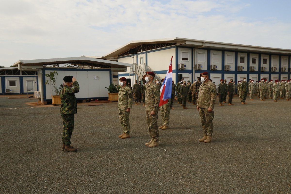 EUTMRCA's tweet photo. 🇪🇺🇨🇫🇬🇪 Après 6 mois de mission, la passation de commandement du contingent géorgien de l’#EUTMRCA a eu lieu au camp M’Poko-Moana. Les militaires géorgiens sont remplacés par leurs frères d’armes qui poursuivront la mission avec autant de professionnalisme. 
#Plusfortsensemble https://t.co/HAd1NSsqlI