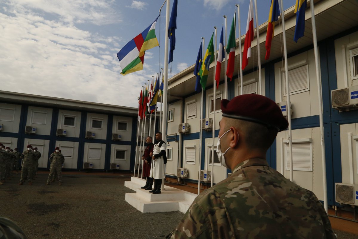 EUTMRCA's tweet photo. 🇪🇺🇨🇫🇬🇪 Après 6 mois de mission, la passation de commandement du contingent géorgien de l’#EUTMRCA a eu lieu au camp M’Poko-Moana. Les militaires géorgiens sont remplacés par leurs frères d’armes qui poursuivront la mission avec autant de professionnalisme. 
#Plusfortsensemble https://t.co/HAd1NSsqlI