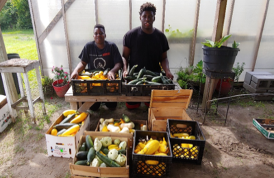 wholespire's tweet photo. Marshview Community Organic Farm and their partners delivered 2,450 hot meals over seven weeks to St. Helena Island residents at greater risk of hunger due to COVID-19. #OneSCFund #esmmsc #RapidResponseGrant https://t.co/tIsQUELRey https://t.co/1ItziQ1ujj