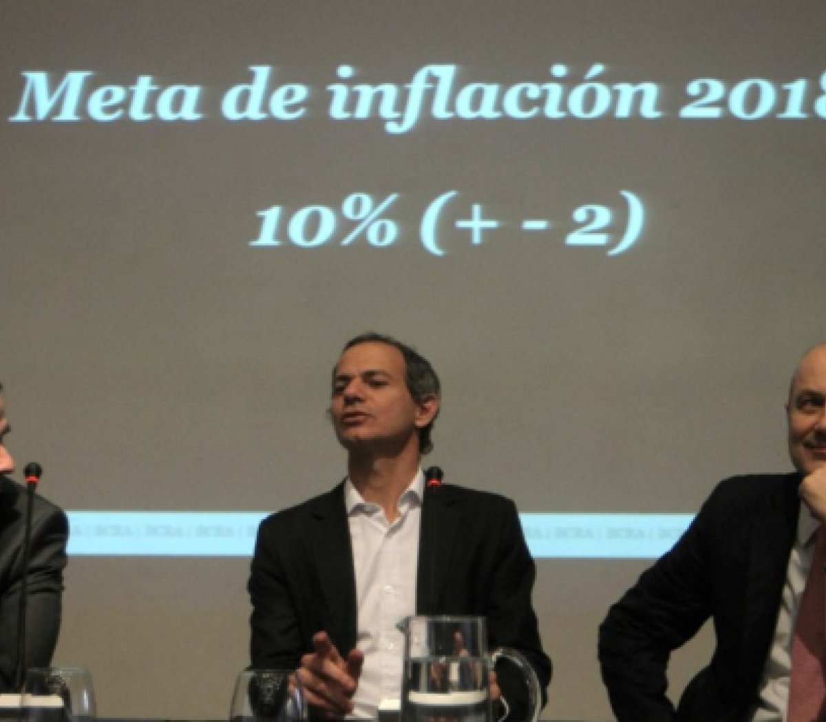 langostar_'s tweet image. Same energy #aprox