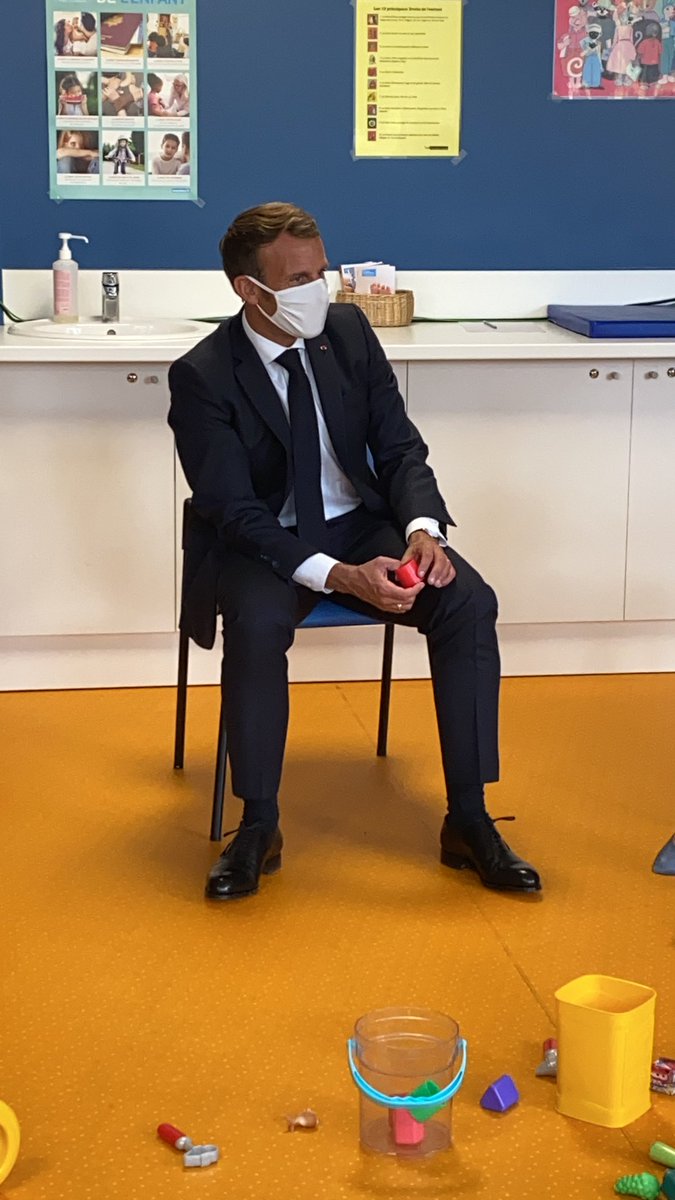 « On sait que ces premiers jours, heures, sont particulièrement décisif. Et nous sommes très heureux de pouvoir mieux les accompagner » 

<a href="/EmmanuelMacron/">Emmanuel Macron</a> aux parents de la #PMI de Longjumeau.