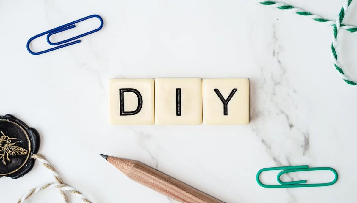 Is DIY probate ever a good idea? In this blog we highlight the options available, along with the pros and cons of each. See bit.ly/3hVlieb. At Jefferies Probate we do as much or as little of the probate work as you need. If in doubt, call us on 01491 845575.