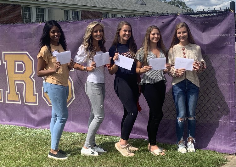 LadyTigersTHS's tweet photo. Congrats to all the members of this years Homecoming Court especially our Senior C/3B @lexilover02!! Way to go Lex!!      🥎 👸🏼 🥎 https://t.co/S1U68J8O7e