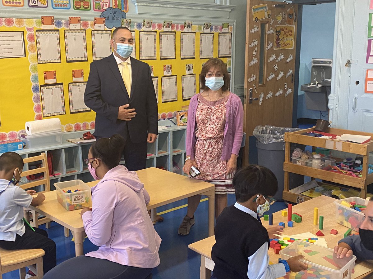 RisingStars36's tweet photo. Another busy day in our Pre-K! Group A on their second day in person, got a special visit from Carmine Ferrara, Deputy Director  for Facilities. You can’t see it behind the masks but everyone is smiling. 😊@ElviraMaresca @District8Supt @NYCSchools https://t.co/duEE7lmSdY