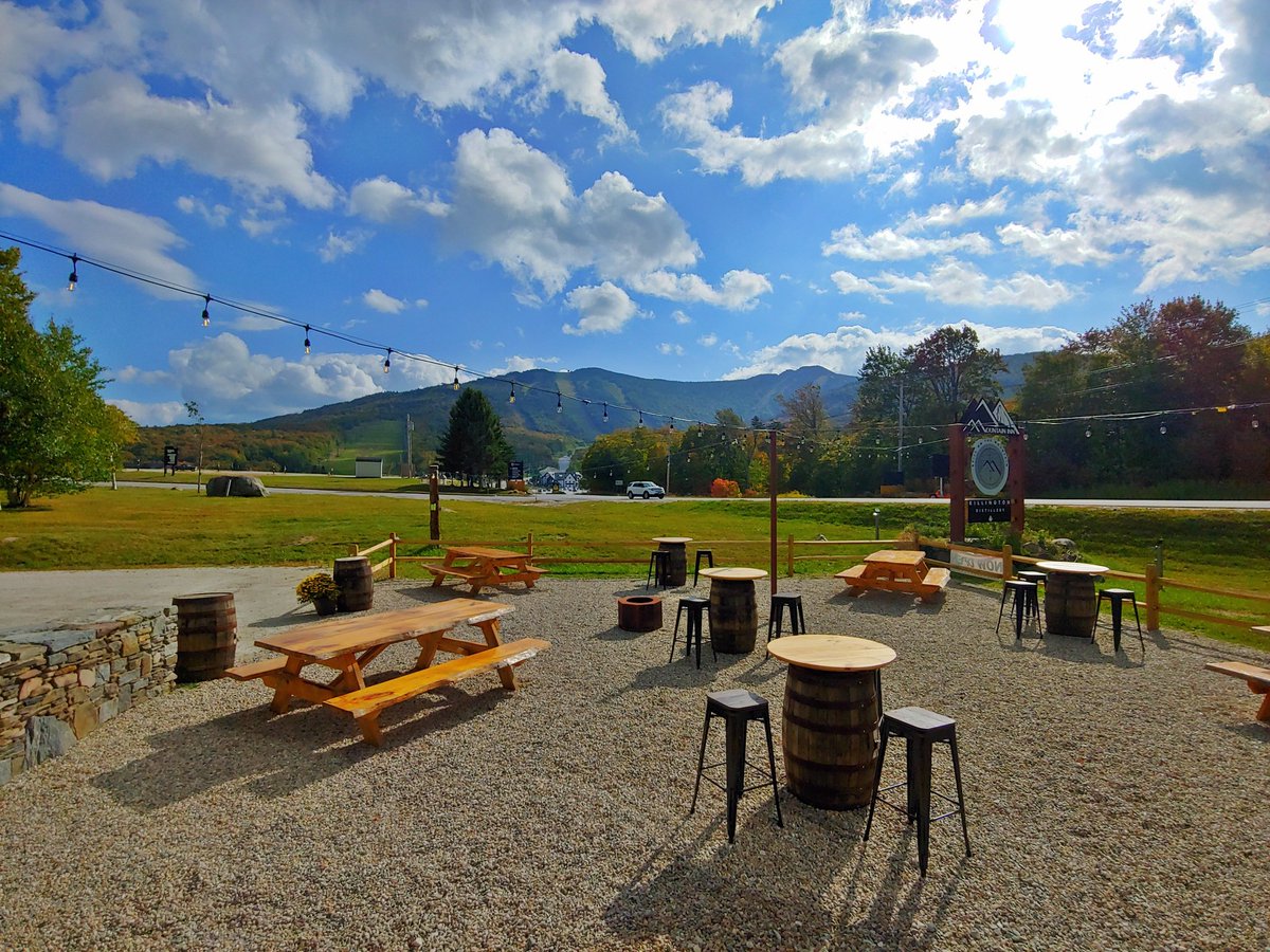 StillontheMtnVT's tweet photo. What an afternoon @KillingtonMtn ! Open til 9p. Outdoor patio and indoor seating. Call 802-422-8200 for a reservation. #craftcocktails #vtbeer #killington #mtb2020 #vermont https://t.co/vLWSjOOPLT