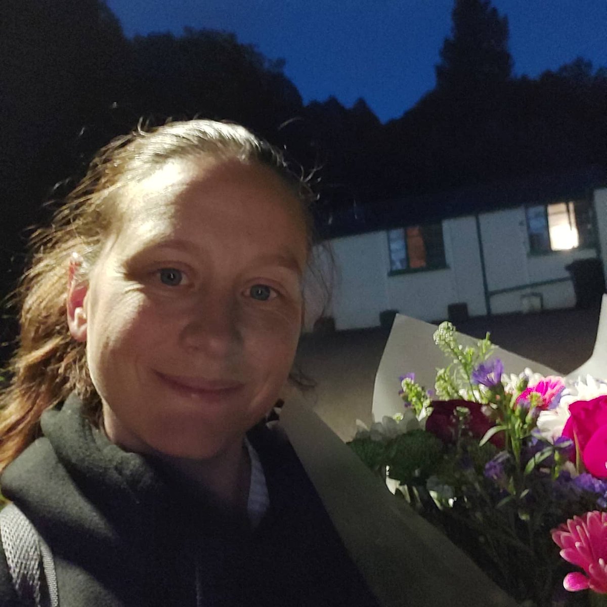 CctkdS's tweet image. Walking home from my first class like...I honestly have the best students. Was surprised with some beautiful &quot;Happy Wedding Day&quot; and &quot;I&apos;ve not seen you for so long&quot; gifts! Makes it all worth it! 👊🥋💪