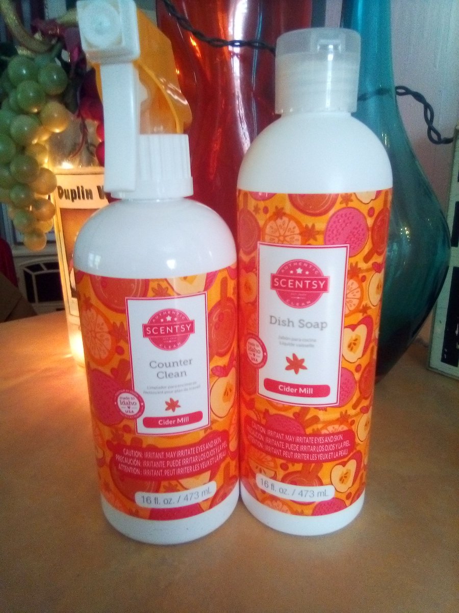 SCurlings's tweet photo. https://t.co/Q4qyvJPv3A
This stuff is amazing!!! I'm at work cleaning and I'm impressed that this stuff just cuts thru grease and grime!!! Get the cider bundle today btw smells like apple cider so makes a great #fall scent in your home

#homeclean #HumpDayVibes #RETWEEET https://t.co/qKl2GEe0yH