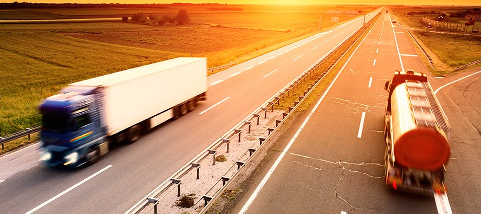 Si certains ont toujours du mal à admettre que les conducteurs routiers ont figuré parmi la 1ère ligne des employés en activité durant le confinement, d’autres le reconnaissent. OnTurtle &amp; Teleroute sillonnent le territoire pour remercier ces acteurs clés franceroutes.fr/actualites/cri…